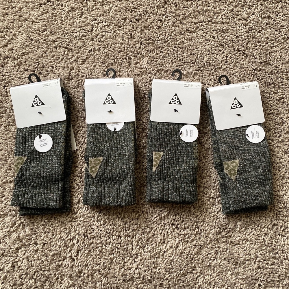 Nike ACG Kelly Ridge Wool Socks Black Olive 4 Pairs Small Youth 3-5 Wmns 4-6